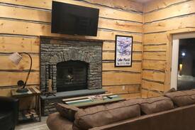 North Creek House | Creekside cabin with under-the-stars hot tub