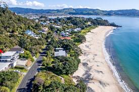 Cooks Beach Apartment | "Salty Towers" Stunning Ocean Views