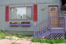 Leadville House | Silver Rush Inn - 1 block from downtown