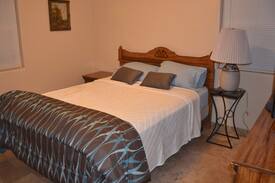 Tanque Verde House | Cozy Casita #2, 3 BR 1 Ba, washer/dryer Travertine