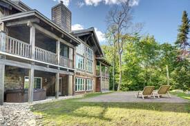 Val-des-Lacs Villa | Chalet Azure Waterfront