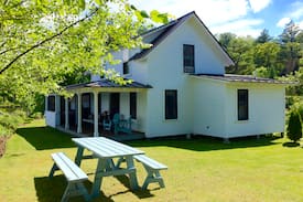 Post Mills Cabin | Lake Fairlee Delight, ‘Snug Harbor’ Summer Cottage