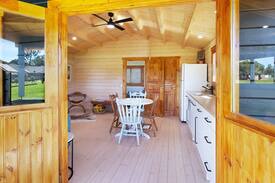 Maraylya Cabin | The Kickback Cabin