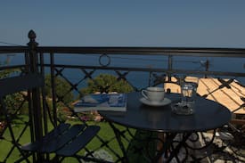 Pouri House | Αλισάχνη (Alisachne sea view room)