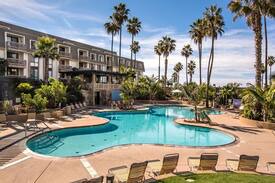 Townsite Apartment | Oceanside Little Beach Paradise