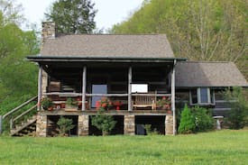 Clyde Cabin | The Cabin at Hidden Valley Farm NC