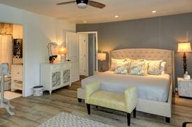 West Sedona House | The Pie House @ Coffee Pot Trail, Steps to Hiking!