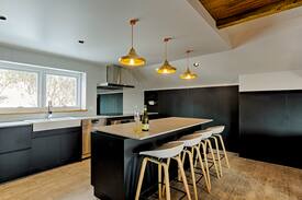 Falls Creek Apartment | Le Chalet- King of the Mountain, Sleeps 16, 5+ night