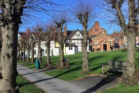 Marlborough House | Charming 2 Bedroom Chapel in Heart of Marlborough