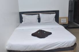 Shirdi Bed & Breakfast | Hotel Sai Dwarka ( blueberry Resto)