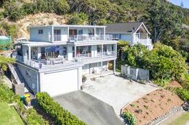 Cooks Beach Apartment | "Salty Towers" Stunning Ocean Views