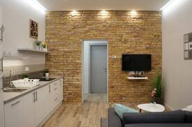 Erzsebetvaros Apartment | BRAND NEW!Wellness with sauna!12PRS!6ROOM!3BTH!