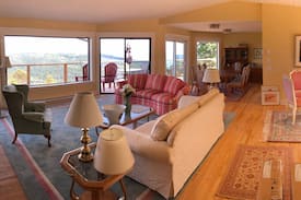 Salt Spring Island House | Majestic View B&B