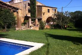 Cruilles House | Casita rústica en el Empordà