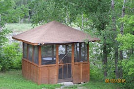 Remer Cabin | Northwoods Log Lodge on Milton Lake