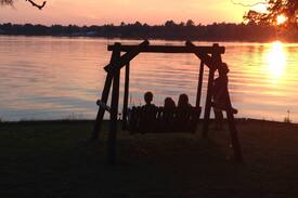Lake Linden Cabin | Stormy Cottage: A relaxing cottage on the water.