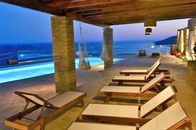 Gavrio House | Stylish villa Philinna, location-amazing pool-view