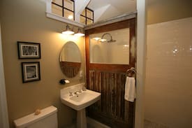 Poulsbo House | Downtown Poulsbo Charming Cottage