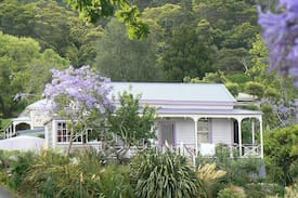 Kohukohu House | Lavender Cottage Home Style Accommodation.