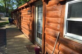 Gladwin House | Log Cabin with 70 ft of frontage on Pratt Lake