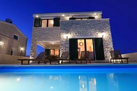 Privlaka Villa | Villa Evia( heated pool & free bikes)