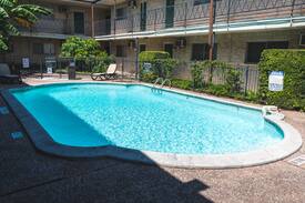 Hyde Park Apartment | Montrose Divine Studio | Medical Center 27