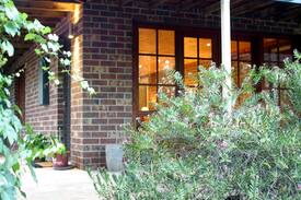 McKenzie Hill House | 'Fig and Olive' studio with garden views.