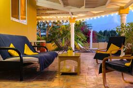 Santa Cruz House | Yellow Escape Aruba Vacation Home