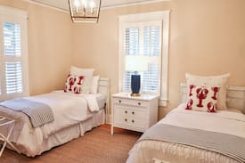 Augusta House | Bella Grace Cottage- Clean, Comfy & Available Now