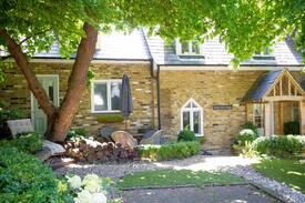 Margate Cabin | Holly Tree Cottage - A Hidden Gem in the Old Town