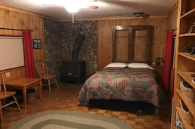 Deeth Cabin | Hole in the Mountain Place