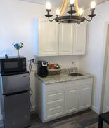 Lakeland House | Small Studio Apartment with Private Entrance