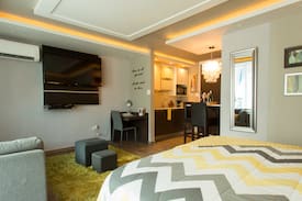 Isla Verde Apartment | AIRBNB SUPERHOST! LUXURY SUITE STUDIO - ISLA VERDE