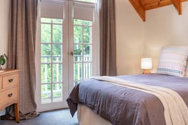 Red Hill South House | Woodland Cottage at Hideaways Red Hill
