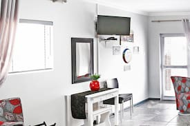 Despatch Apartment | Accommodation Stasie 6 Despatch