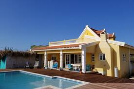 Noord Villa | Aruba private villa with luxury swimming pool.