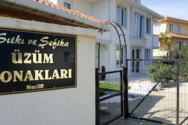 Arnavutkoy Villa | 5 Mins to Airport Private Villa Room