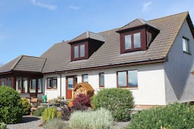 Cromarty Firth Bed & Breakfast | Autumn Gold Plus,Jamie Fraser country, Culloden