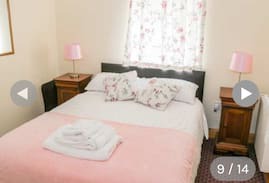 Ballindine Hotel | Jackies bar and accommodation