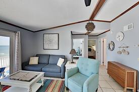 Surf Side Shores Apartment | Beachfront Sun-Kissed West - 1 Mile to Kiva Dunes