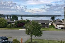 Campbell River House | Dynamic Ocean View kitchenette bachelor suite