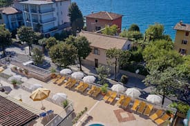 Malcesine Apartment | La Cioca-Pool-Terrace-view lake- Garden.Garage -2° Level