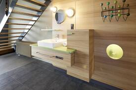 Reichenau Hotel | Hotel mein inselglück - Sylvia Deggelmann & Nadine Staiger GbR, (Reichenau), Inselsuite mit Galerie, Dusche/Badewanne/WC und Balkon, 48 m²
