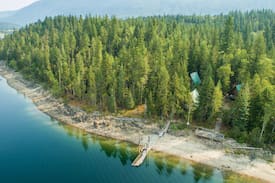 Seymour Arm Cabin | Sunny Waters Lakeview Cabin #3 Shuswap