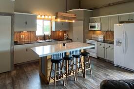 Palmyra Cabin | Cozy and Quiet Cottage