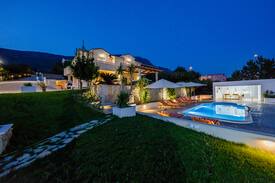 Kastel Kambelovac Villa | Villa Jelena with heated pool