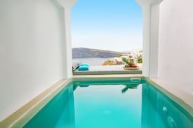 Oia House | White Dome Suite with plunge pool and caldera view