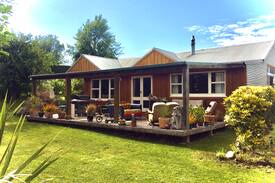 Hampden House | Hampden Beach Retreat