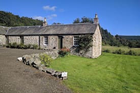 Kirriemuir Cabin | The Bothy, by Dodavoe, Glen Prosen.