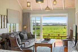 Karaka House | Karaka Seaview Cottage